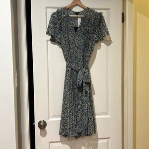 Ann Taylor pleated short sleeve dress